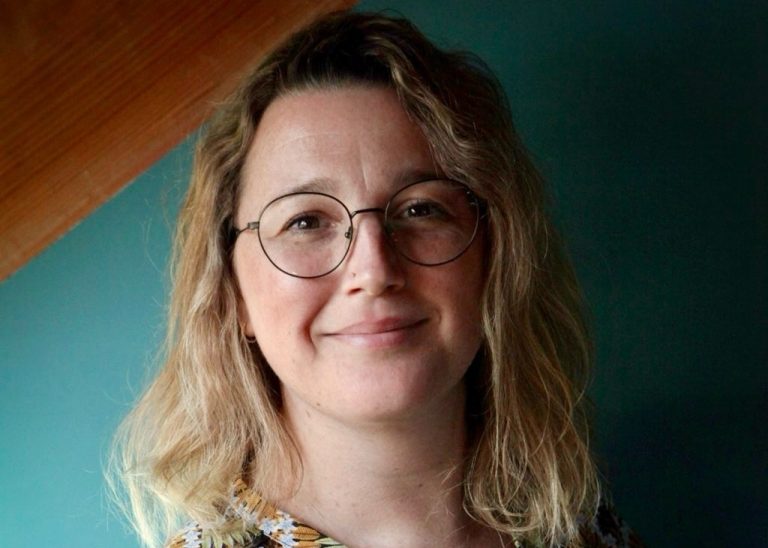 Joyce Langedijk, schrijfster van het Praktijkboek Herstelondersteunende zorg