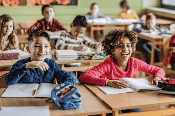Afbeelding1 Twee leerlingen in de klas