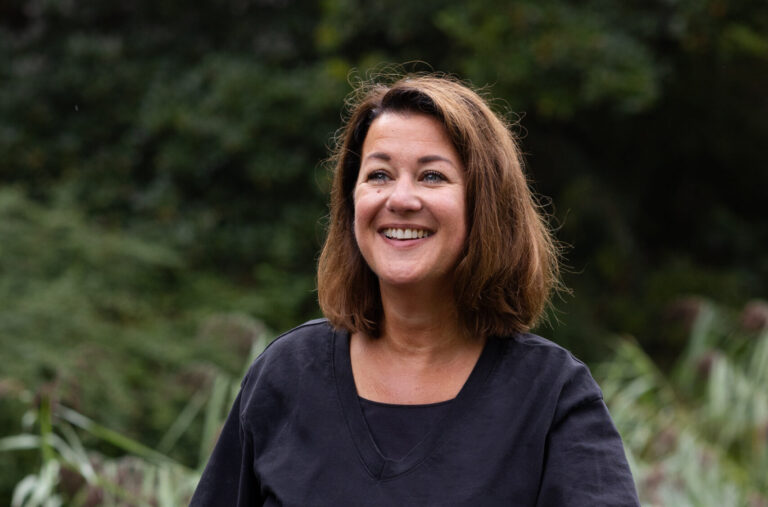 Jeugdbeschermer Léonie Blonk: ‘Bij mensen met een LVB worden traumaklachten vaak gemist’ Jeugdbeschermer Léonie Blonk. Foto Vera Wapstra.